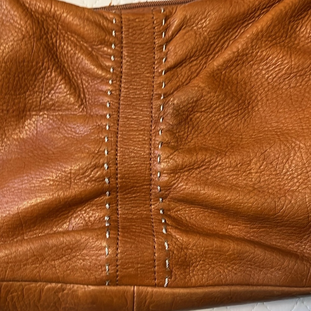 Adrienne Vittadini vintage Elegant Tan Leather Shoulder Bag - Picture 2 of 9